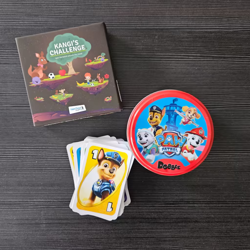 Uno, Dobble, jak zająć dziecko w podróży?