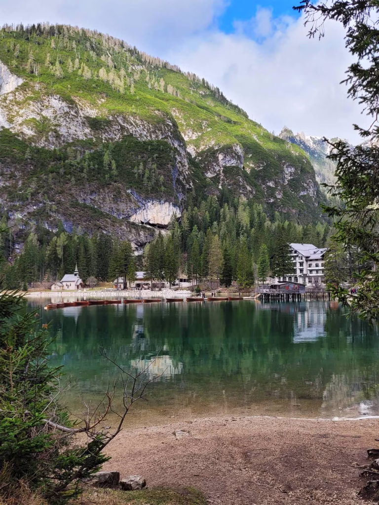 Lago di Braies - najpiękniejsze jezioro w Dolomitach
